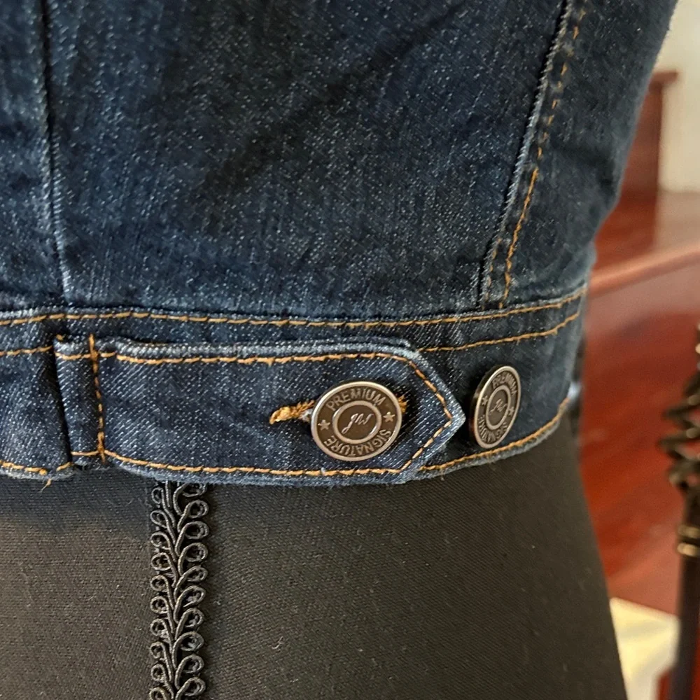 Denim Sleeveless Vest - Picture 4 of 11